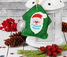 Мягкая игрушка-подвеска С Новым Годом!, Дедушка Мороз
